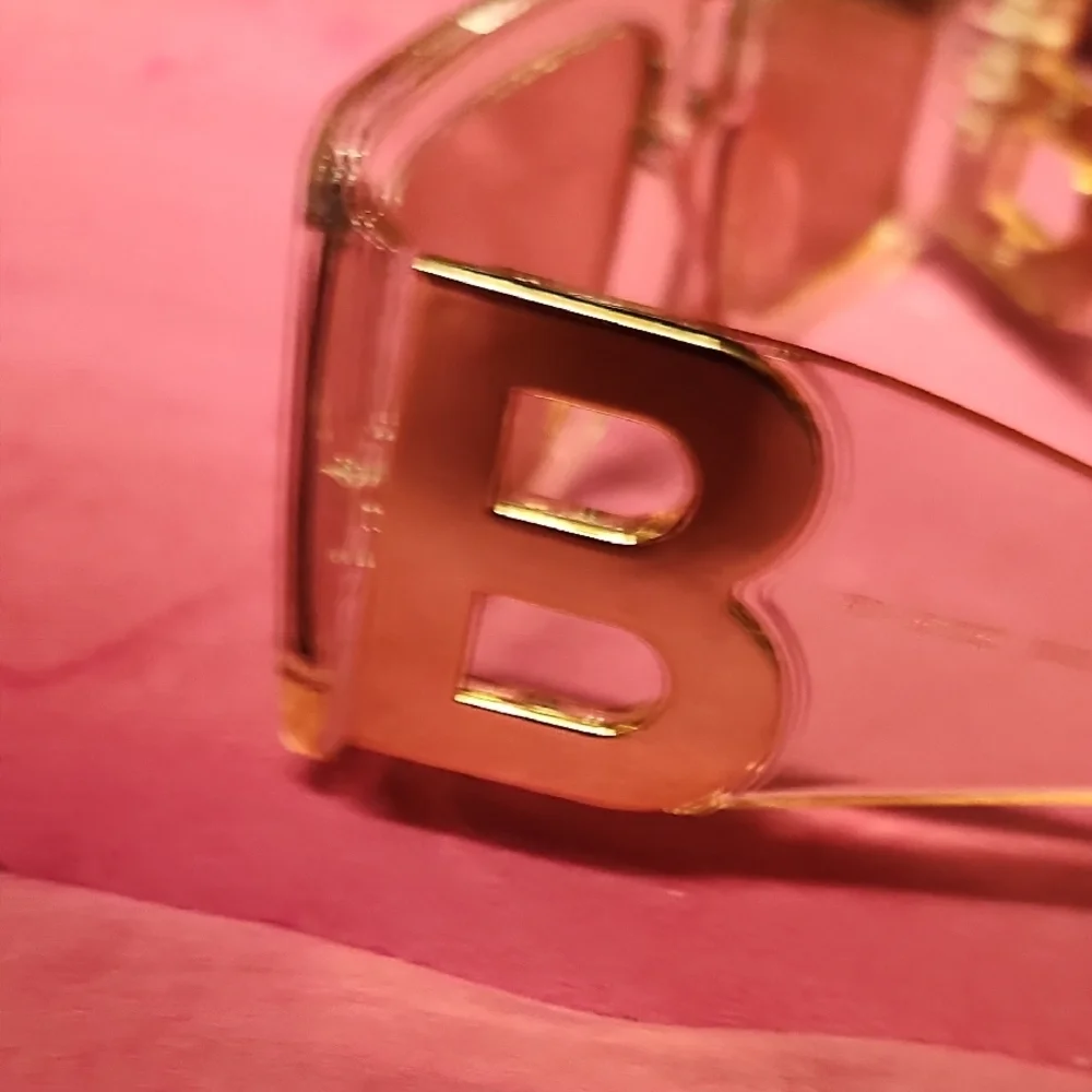 Balenciaga lookTransparent Sunglasses - Picture 7 of 8
